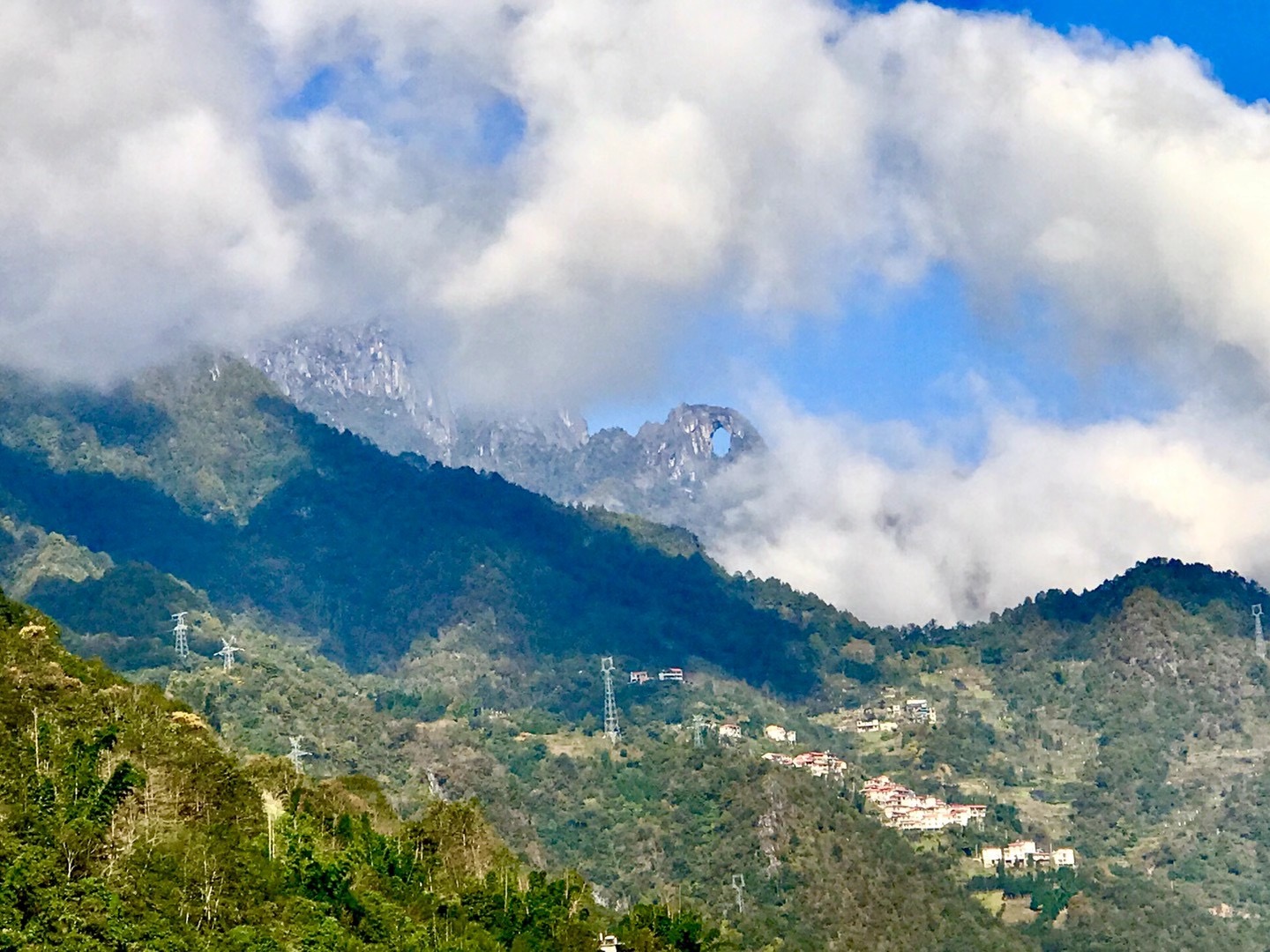 怒江石月亮景区